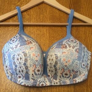 Victoria's Secret-  Body By Victoria- No Wires 34DD Super Cute Fabric!